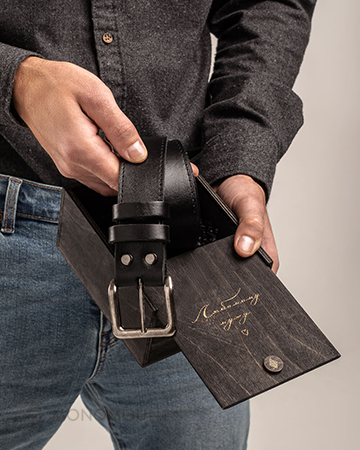 Ремень-мужской-BRONCO-STITCH-Black-120-125-см-в-деревянной-коробочке.png