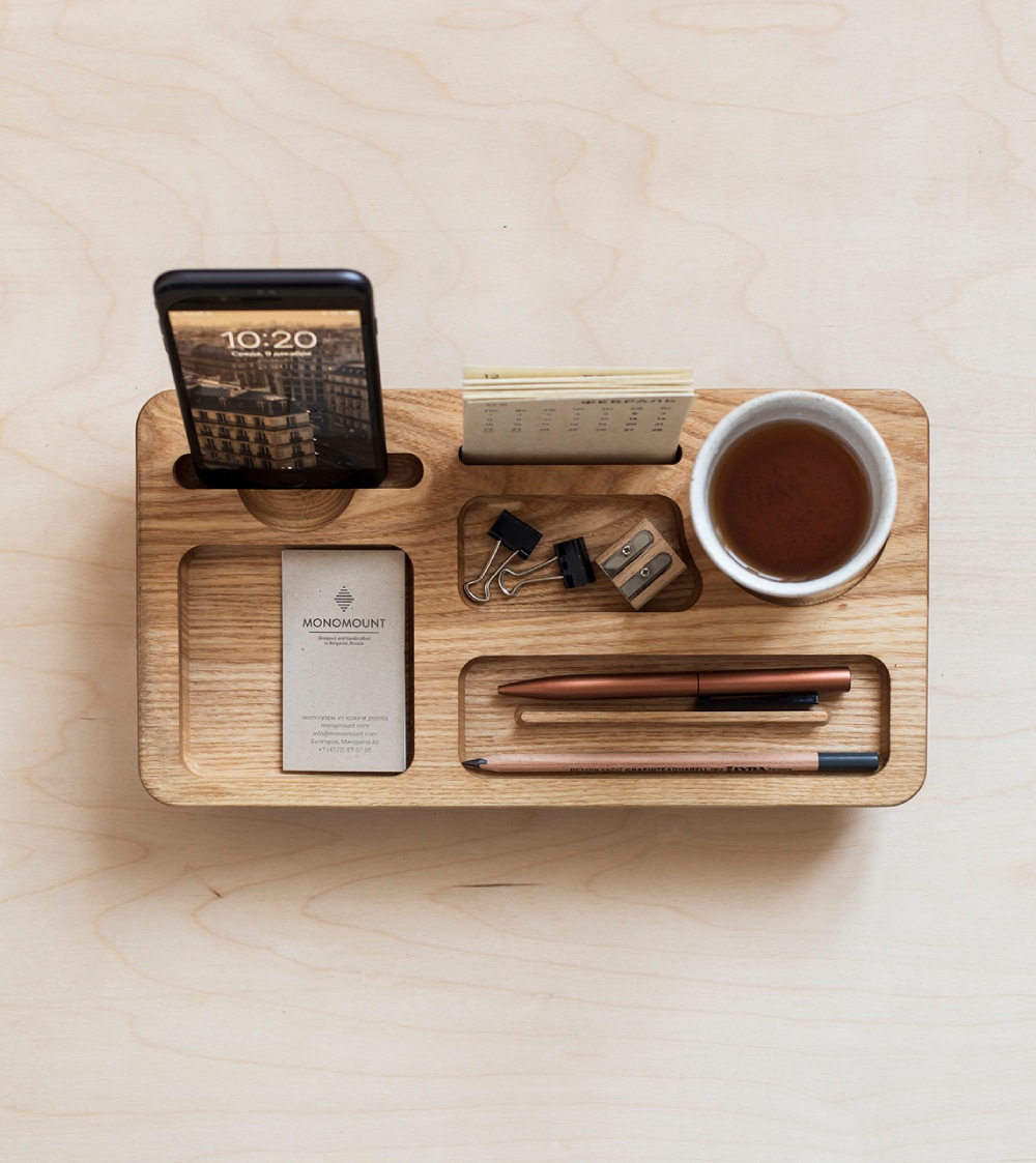 Настольный органайзер из дерева