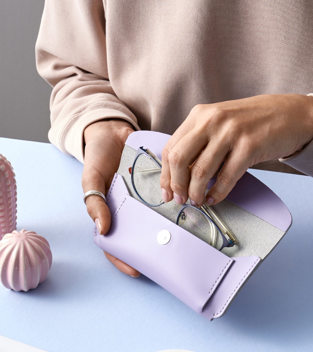 Чехлы для очков кожаные