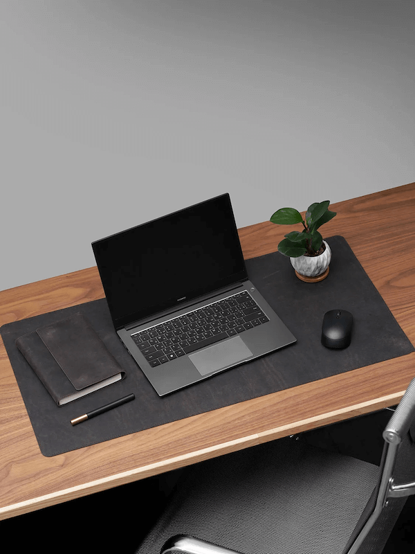 кожаный коврик на рабочий стол