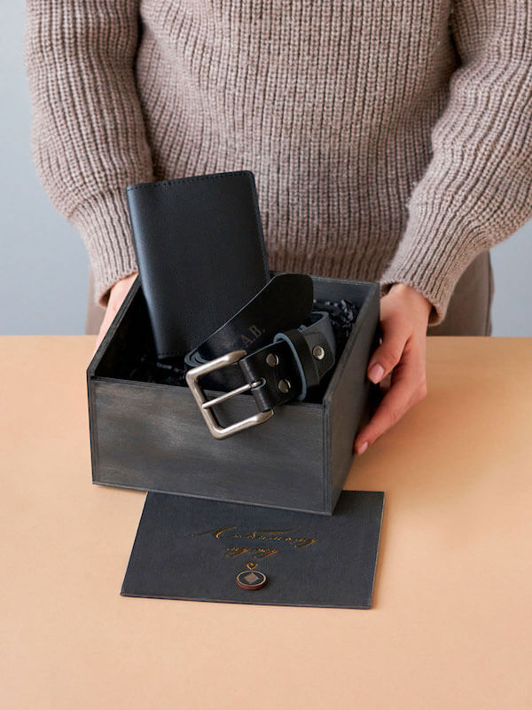 подарочный набор с ремнем для мужчины руководителя