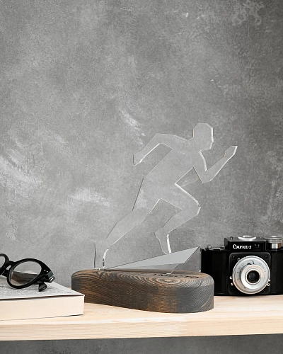 Спортивная награда NN-29 из оргстекла и дерева