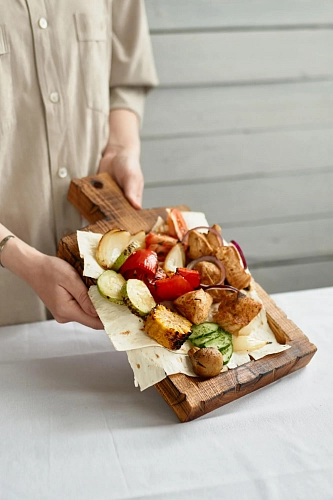 Деревянная доска для подачи RAW NATURE