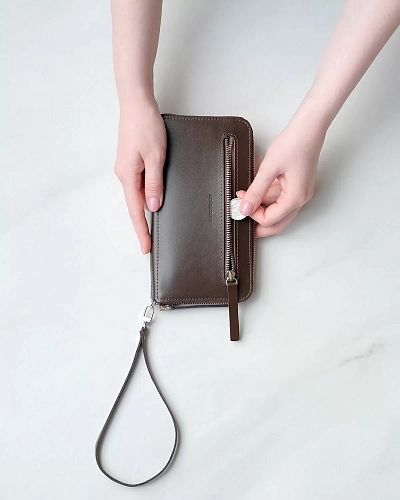 Кошелек на молнии MONTERRO Brown с ремешком на руку - фото - 4