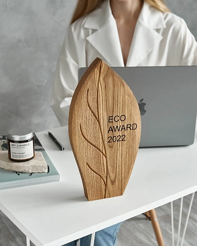 Награда деревянная NN-17 в форме листа