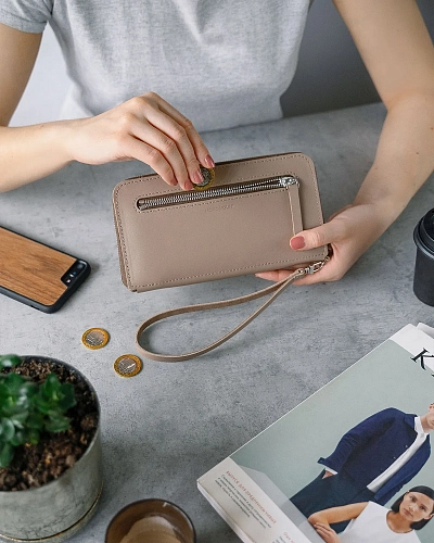 Кошелек на молнии MONTERRO Coffee с ремешком на руку - фото - 1