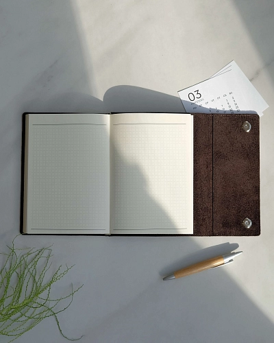 Кожаный блокнот в клетку MAGNETIC Brown - фото - 4