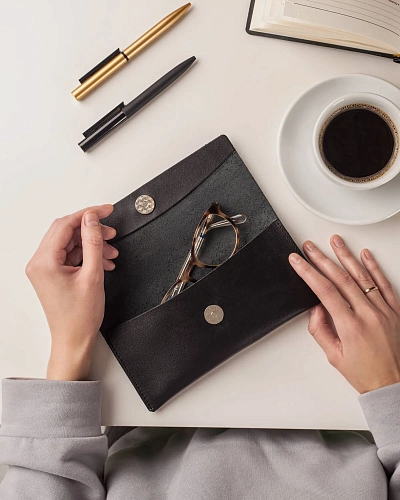 Кожаный чехол для очков SAINT TROPEZ Black - фото