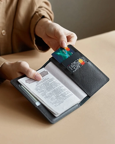 Кожаная обложка на паспорт PRO Black - фото - 3