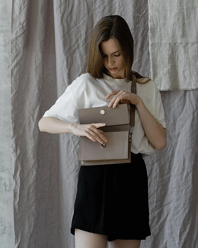 Сумка кроссбоди кожаная IRMA Coffee - фото - 15