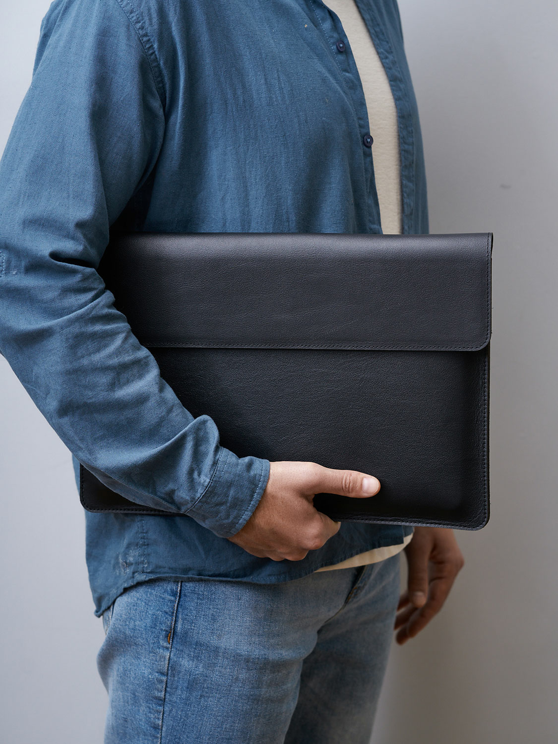 Кожаная папка для ноутбука 15-16 дюймов GRADE Black